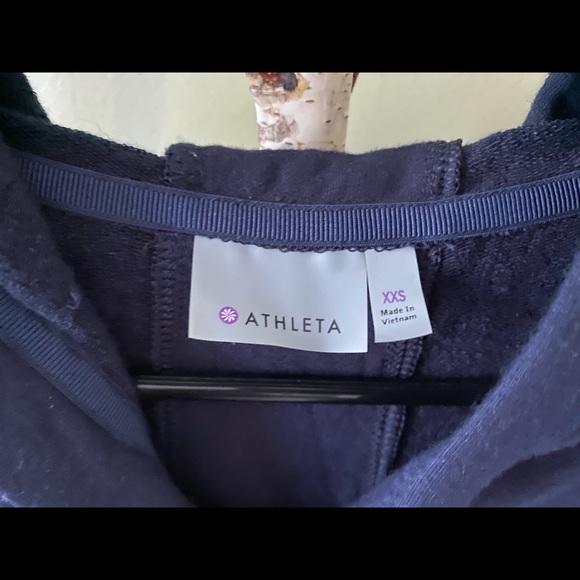 Athleta front zip sleeveless hoodie - Picture 3 of 3